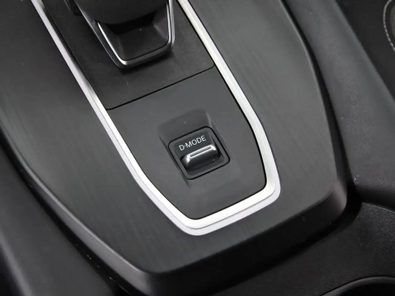 Nissan Qashqai DIG-T 116kW Xtronic N-Connecta — Vehicle gallery 29