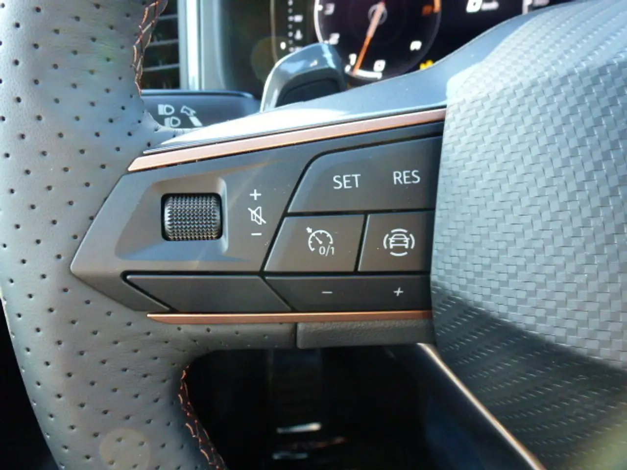 CUPRA Ateca 1.5 TSI DSG + KAMERA + SHZ + NAVI — معرض صور السيارة 13