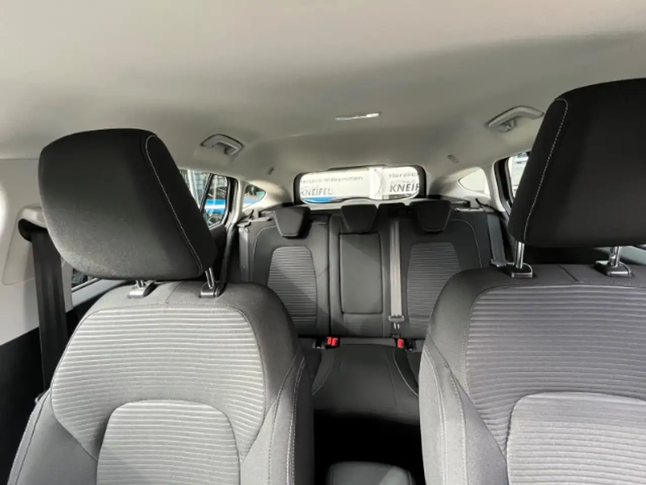 Ford Focus Turnier Titanium X 1.0 EcoBo.dig. Cockpit Rückfahr — Galería del vehículo 14