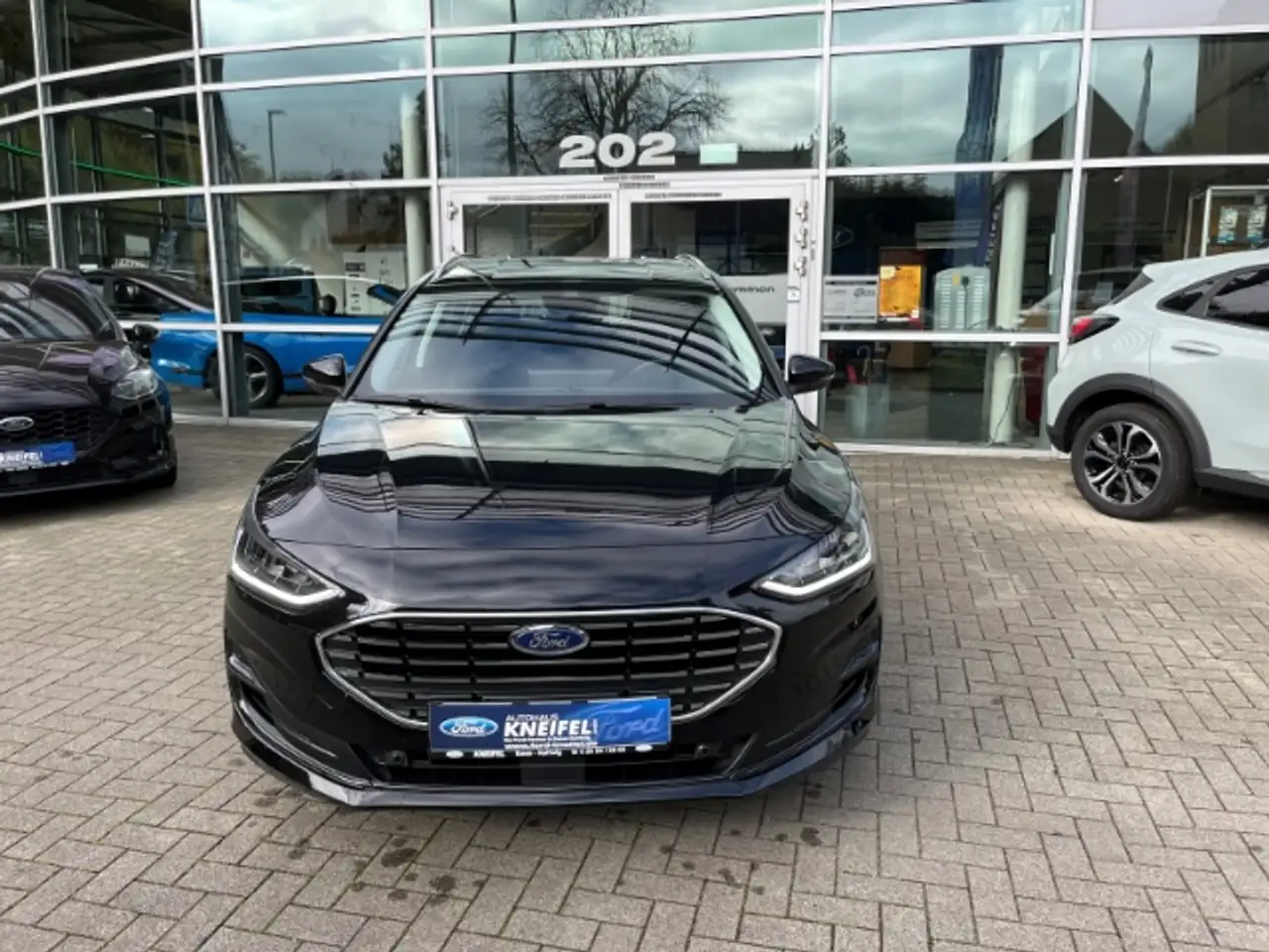 Ford Focus Turnier Titanium X 1.0 EcoBo.dig. Cockpit Rückfahr — Galería del vehículo 2
