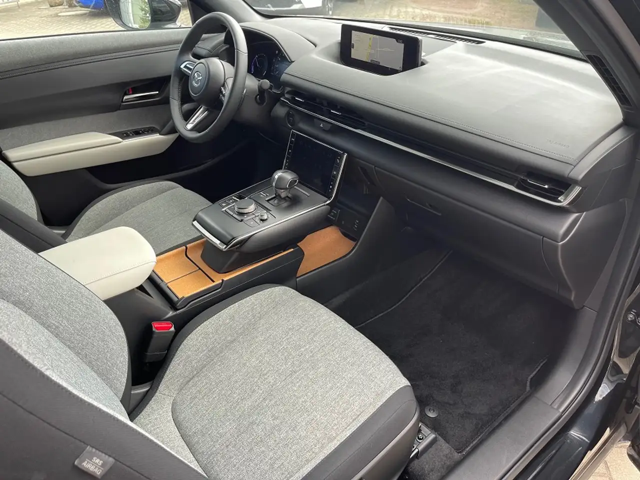 Mazda MX-30 e-SKYACTIV R-EV EXCLUSIVE-LINE — معرض صور السيارة 19