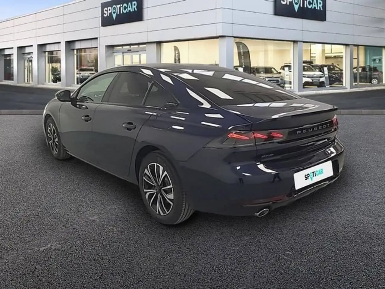 Peugeot 508 5P HYBRID 180 e-EAT8 Allure — معرض صور السيارة 7