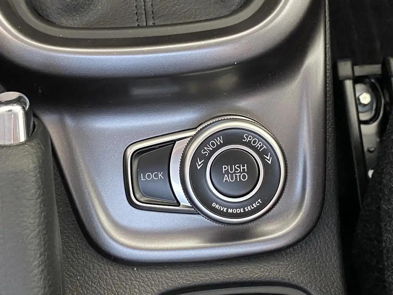 Suzuki Vitara 1.4 Boosterjet Comfort Allgrip NAVI — معرض صور السيارة 10