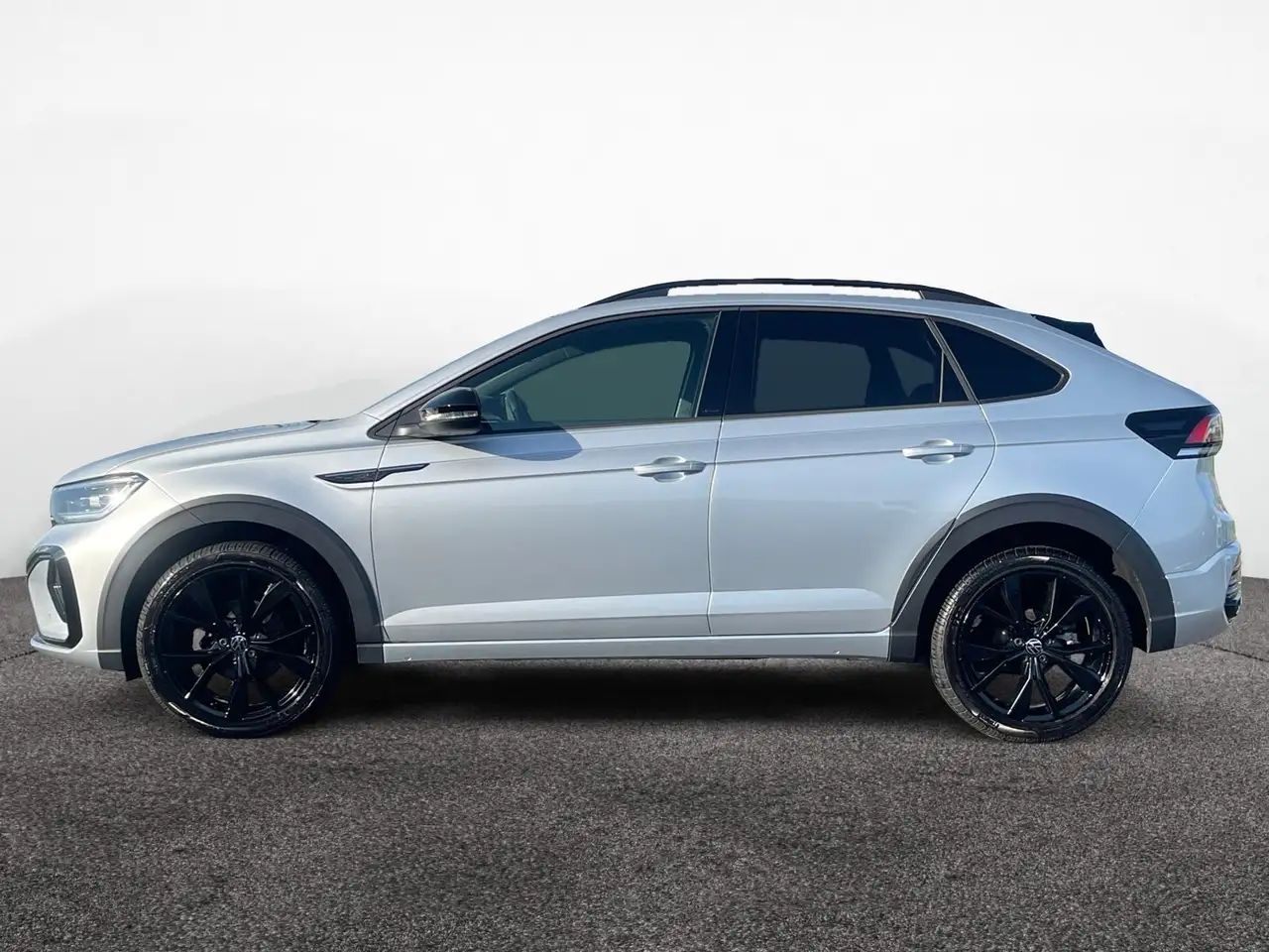 Volkswagen Taigo R-Line TSI DSG|AHK|KAMERA|IQ.LIGHT|NAV|ACC — Galería del vehículo 4