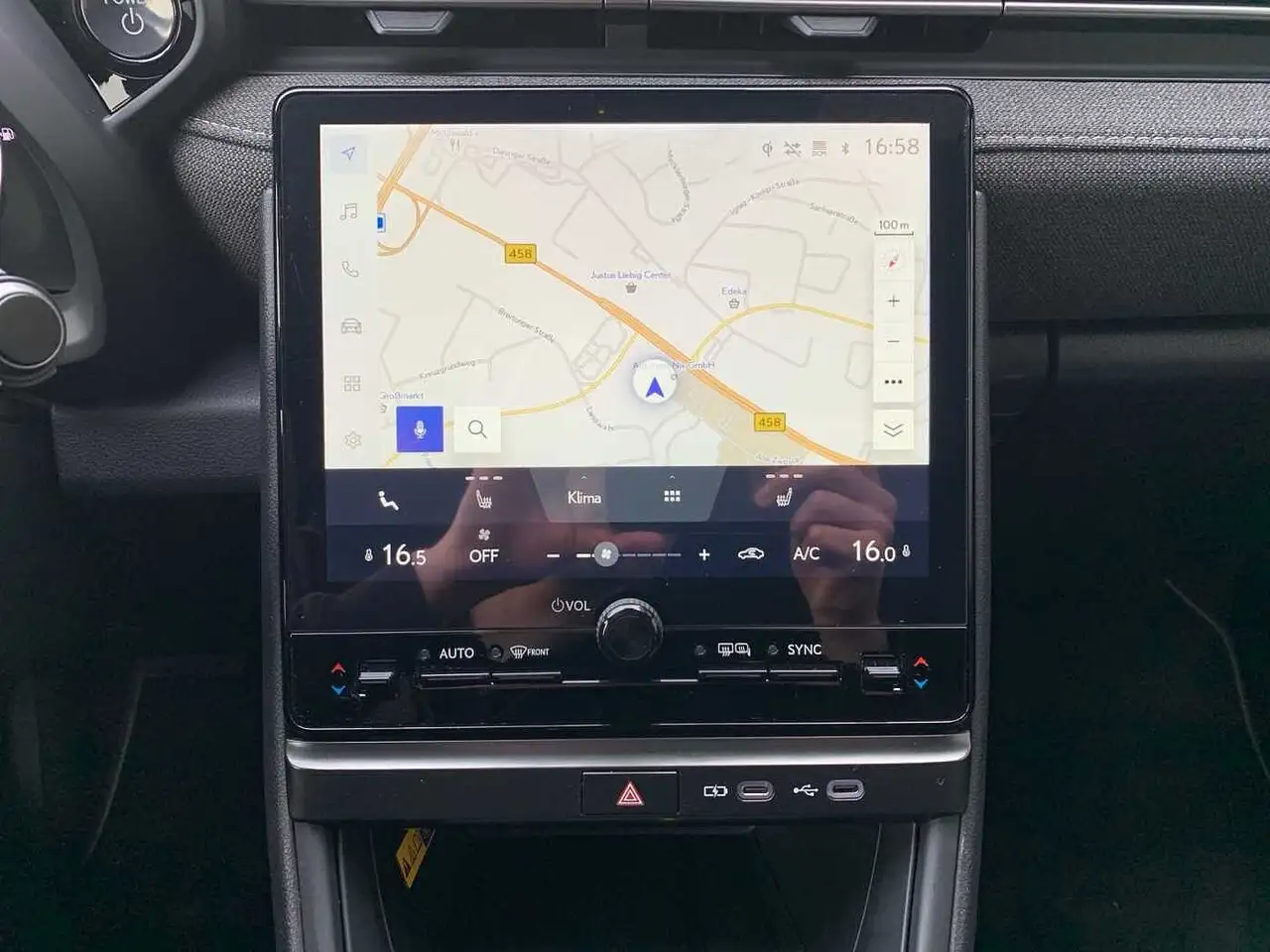 Lexus LBX 1.5 Hybrid + Komfortpaket Allwetterreifen — معرض صور السيارة 12