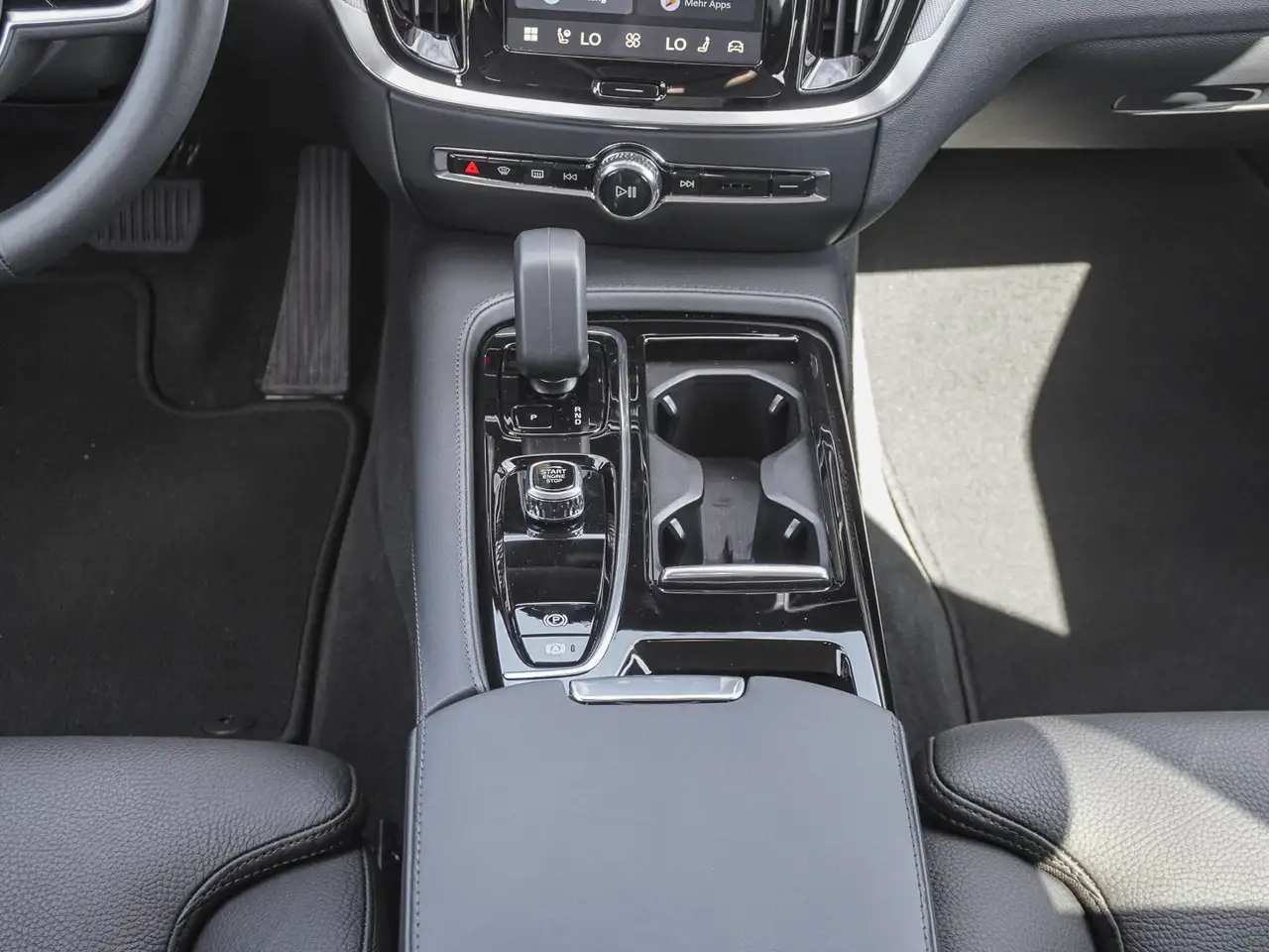 Volvo V60 T8 AWD Plus Dark Plug-in Hybrid STANDHZG 360° — Galería del vehículo 14