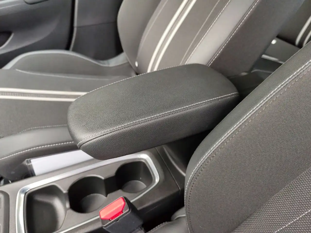 Opel Corsa F GS 1.2 Turbo 100PS LED Rückfahrkam. PDC SHZ Lenk — معرض صور السيارة 18