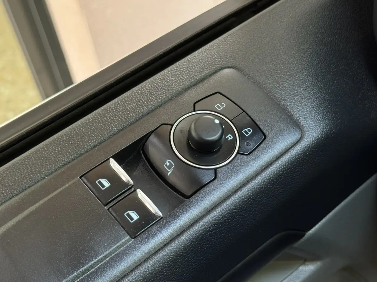 Ford Tourneo Custom 2.0 EcoBlue Titanium Aut. 170 — Galerie du véhicule 37