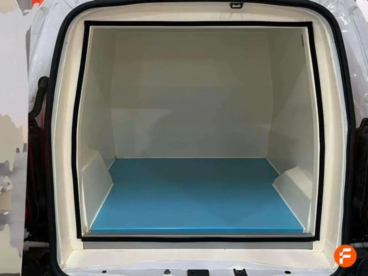 Citroen Berlingo Talla XL BlueHDi 100 S&S PLUS - 4P (2024) — معرض صور السيارة 16