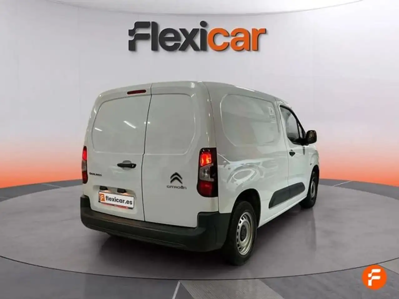 Citroen Berlingo Talla XL BlueHDi 100 S&S PLUS - 4P (2024) — معرض صور السيارة 7