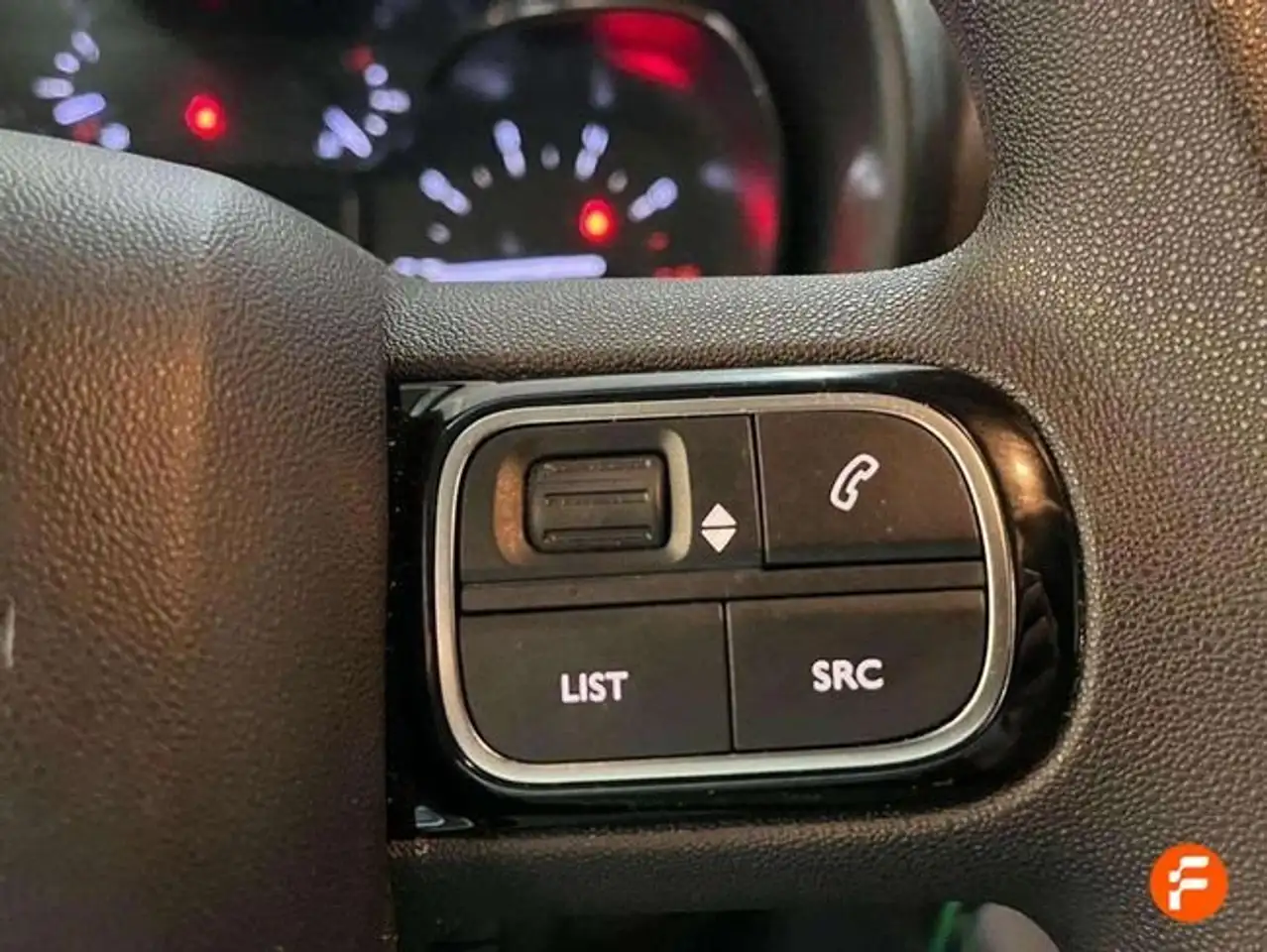 Citroen Berlingo Talla XL BlueHDi 100 S&S PLUS - 4P (2024) — معرض صور السيارة 12