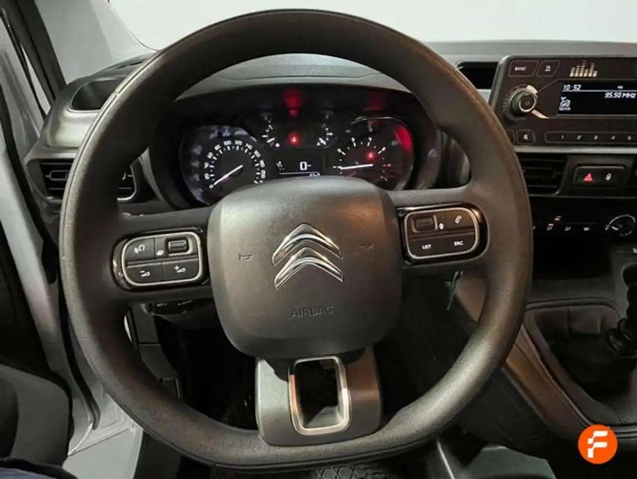 Citroen Berlingo Talla XL BlueHDi 100 S&S PLUS - 4P (2024) — معرض صور السيارة 10