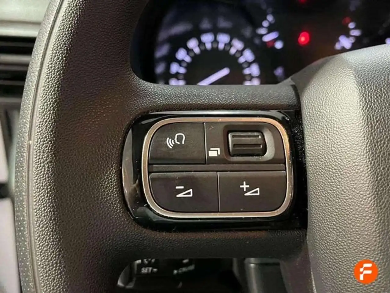 Citroen Berlingo Talla XL BlueHDi 100 S&S PLUS - 4P (2024) — معرض صور السيارة 11