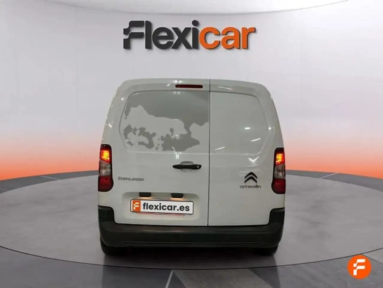 Citroen Berlingo Talla XL BlueHDi 100 S&S PLUS - 4P (2024) — معرض صور السيارة 4