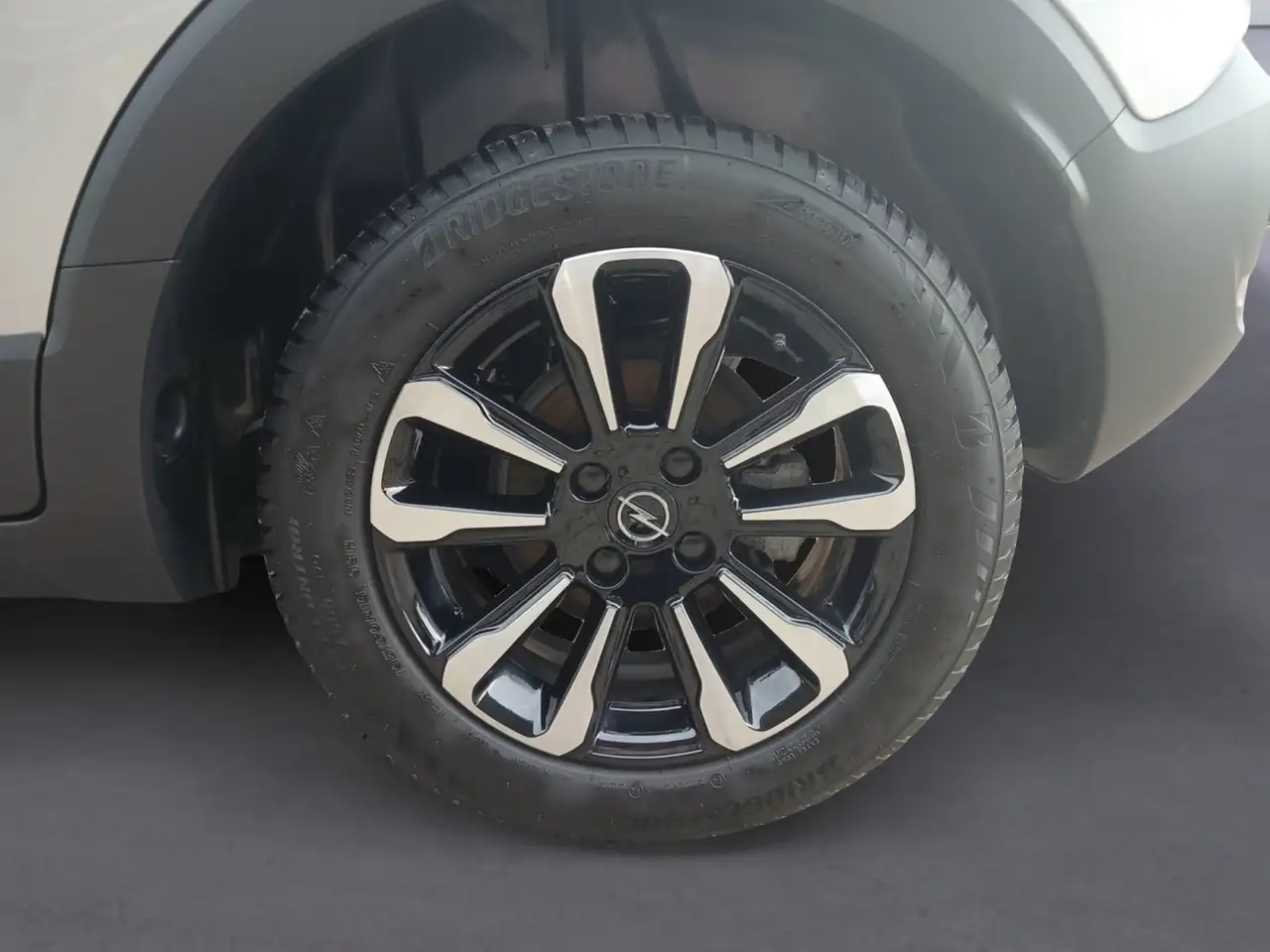 Opel Crossland Elegance Paket Kamera, Allwetterreifen — معرض صور السيارة 16