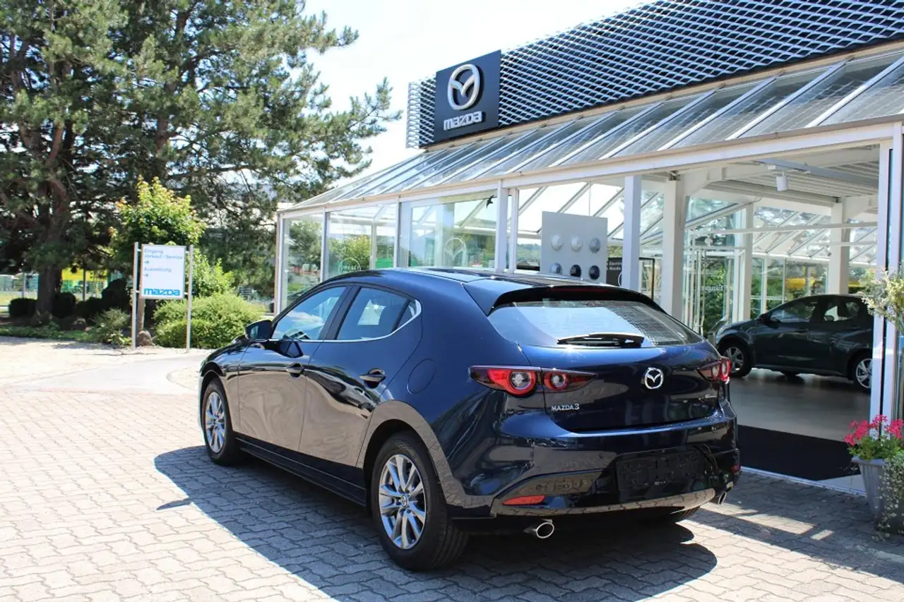 Mazda 3 e-SKYACTIV+SOMO 2024 Vorführfahrzeug — Galería del vehículo 3