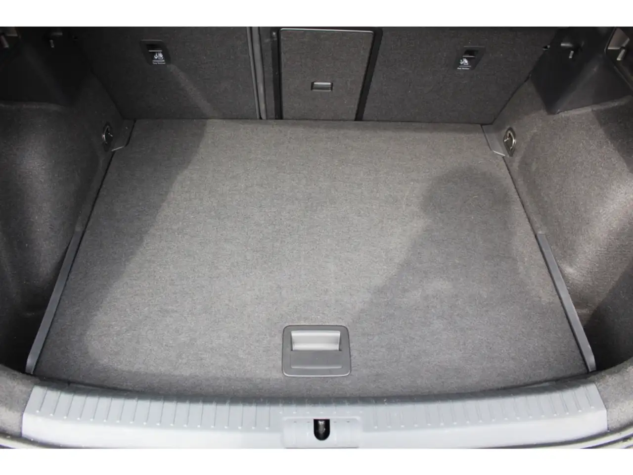 CUPRA Formentor 1.5 TSI DSG 5-J-GARANTIE FULL LINK GRA SHZ LIGHT A — Vehicle gallery 24