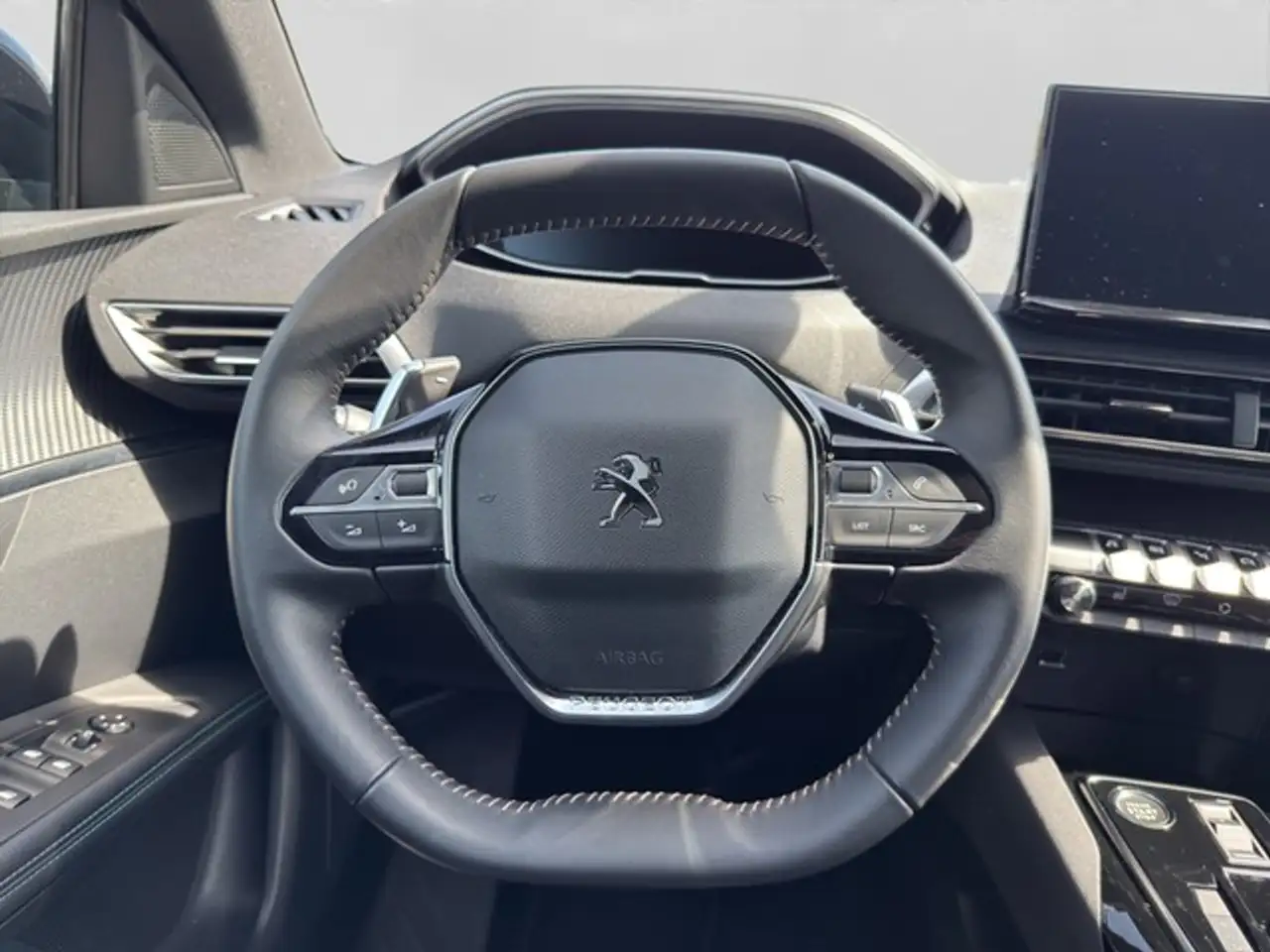 Peugeot 3008 Hybrid 1.2 Allure Pack LED+NAVI+PDC+360+ACC+SIT... — معرض صور السيارة 13