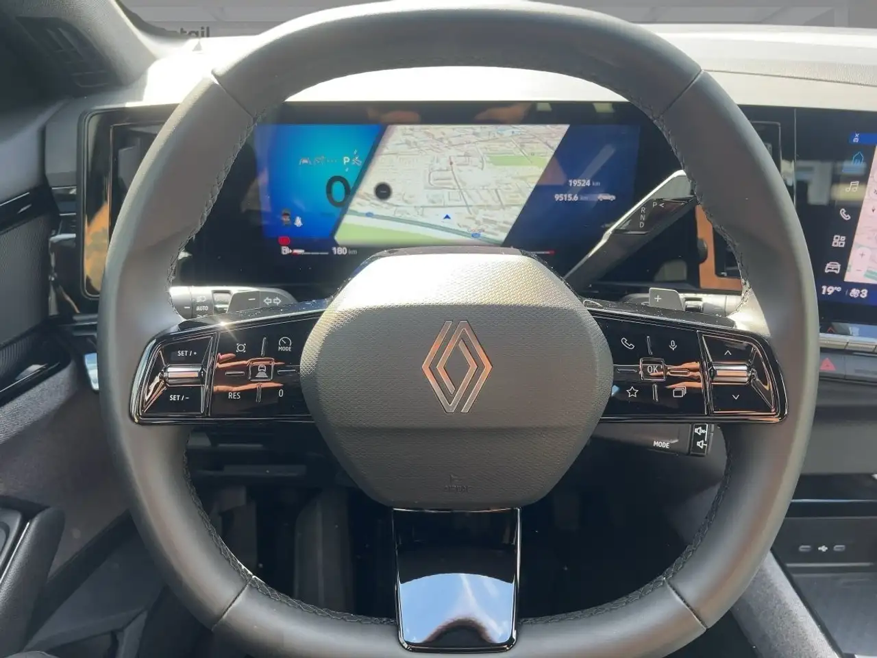 Renault Austral 1.3 TCE 160 EVOLUTION AUTOMATIK — Galería del vehículo 11