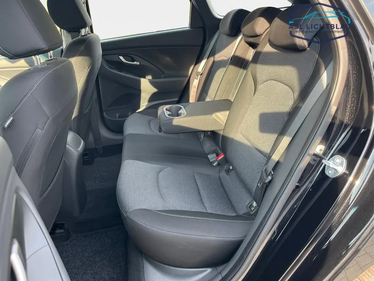 Hyundai i30 1.0 T-GDI Trend Mild-Hybrid — Vehicle gallery 14