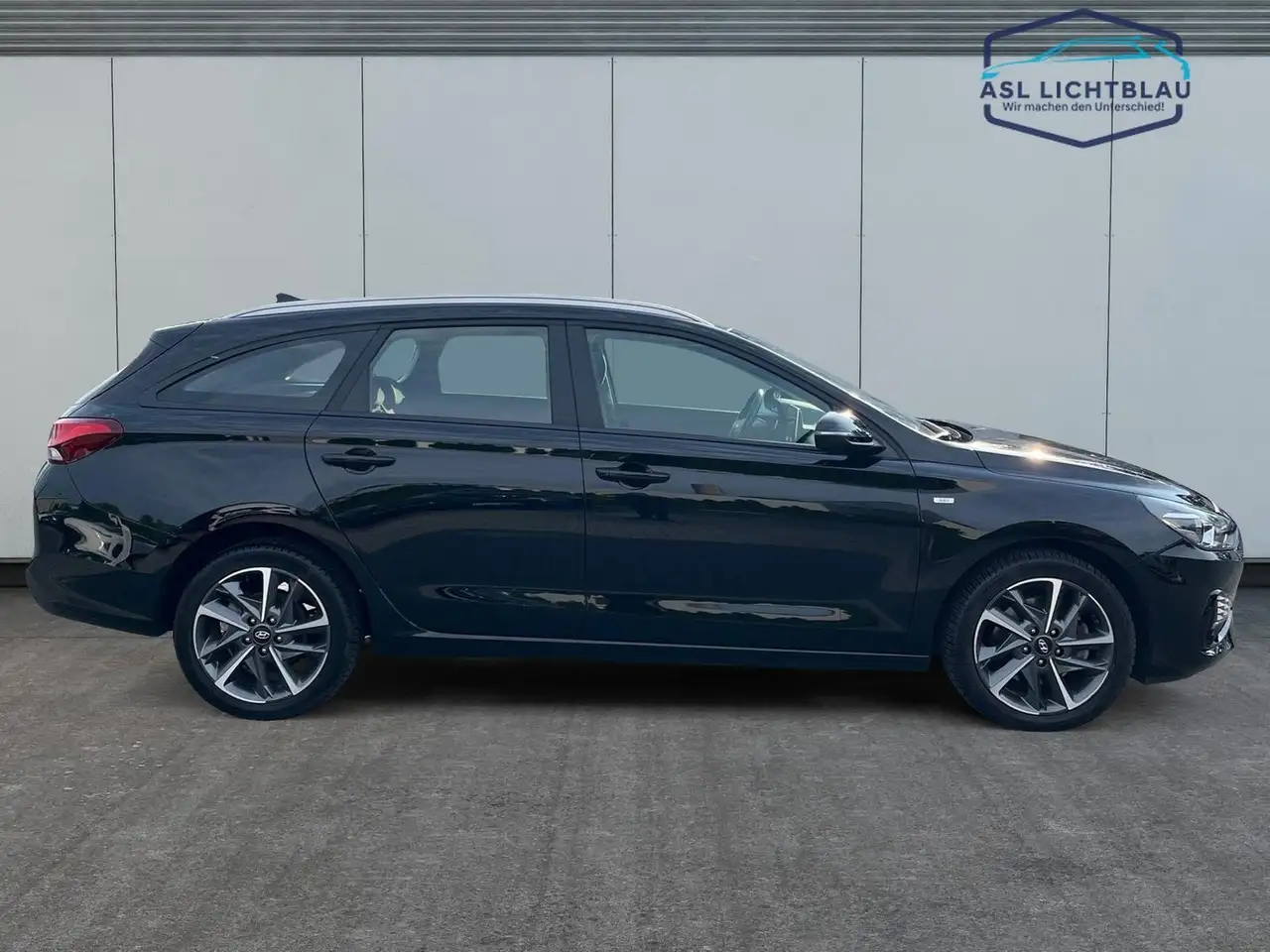 Hyundai i30 1.0 T-GDI Trend Mild-Hybrid — Vehicle gallery 4