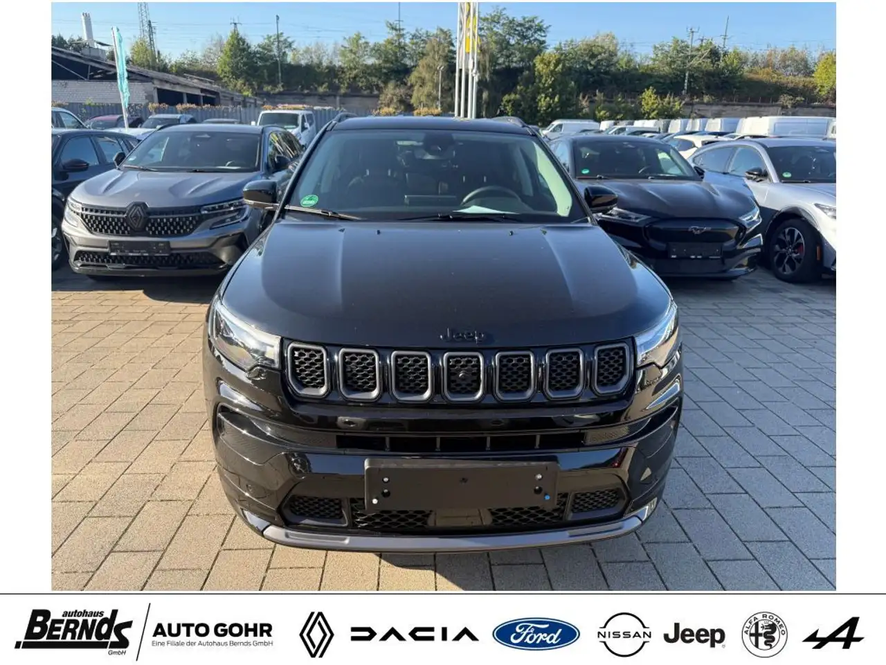 Jeep Compass 1.5 GSE T4 48V e-Hybrid AUTOMATIK Summit LEDER PDC — Galerie du véhicule 4
