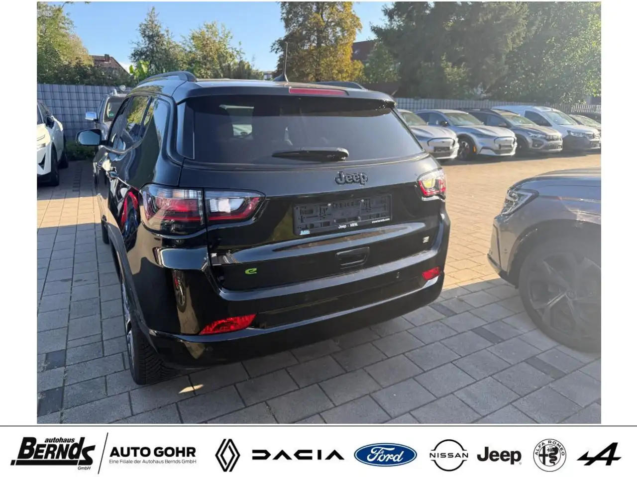 Jeep Compass 1.5 GSE T4 48V e-Hybrid AUTOMATIK Summit LEDER PDC — Galerie du véhicule 3