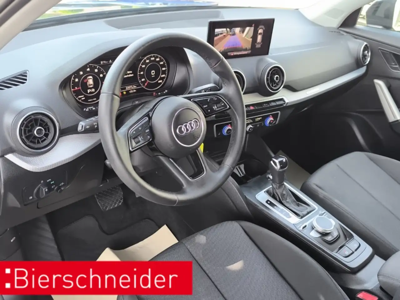 Audi Q2 35 TFSI advanced PDC RFK SHZ — Vehicle gallery 25