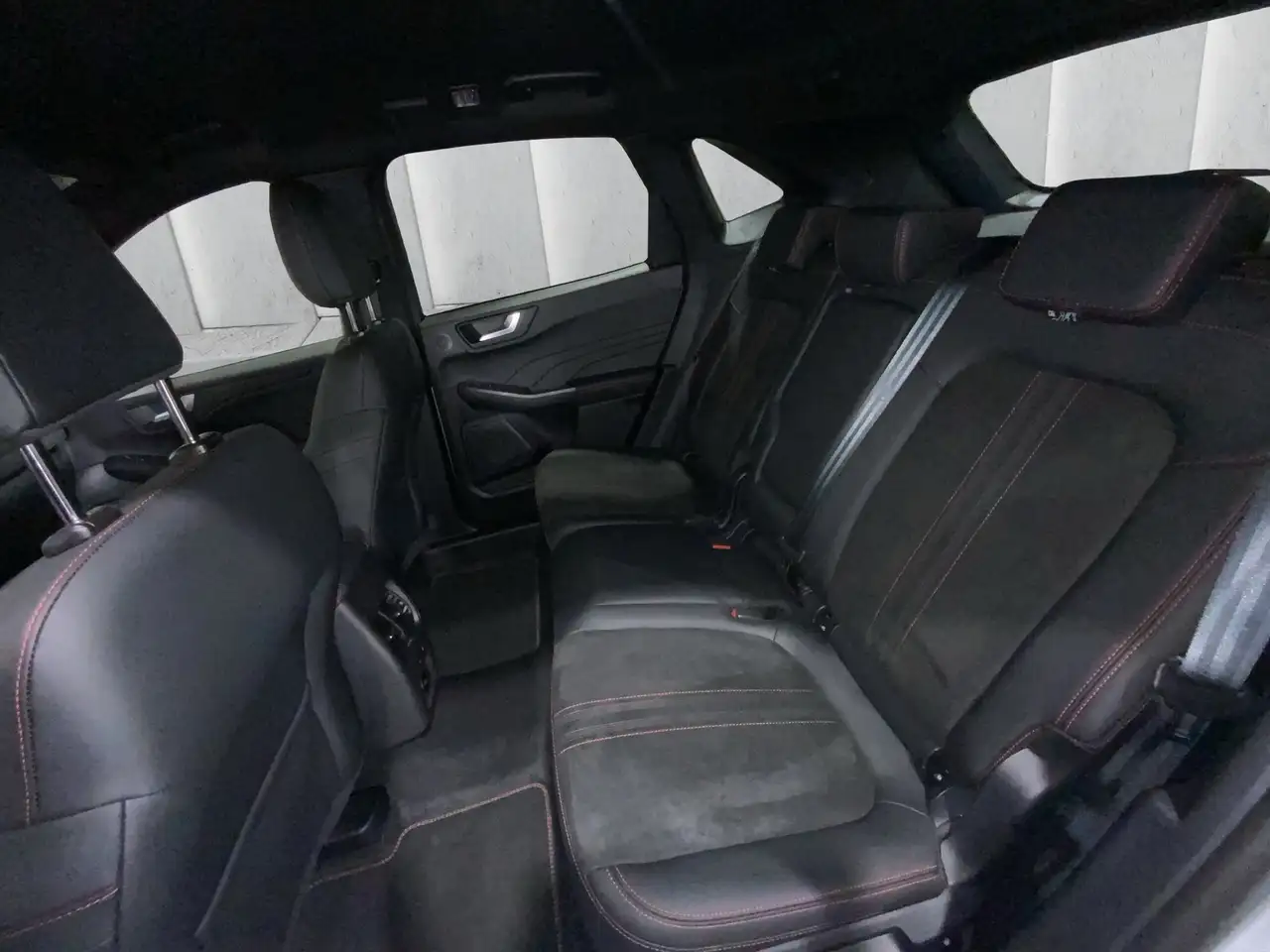 Ford Kuga ST-Line X Aut.*360GRAD*LED-MATRIX*NAVI*GRA*WINTER- — Galería del vehículo 11
