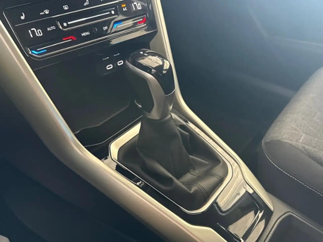 Volkswagen T-Roc 1.5 TSI Move Fahrschulausst. — Galerie du véhicule 16
