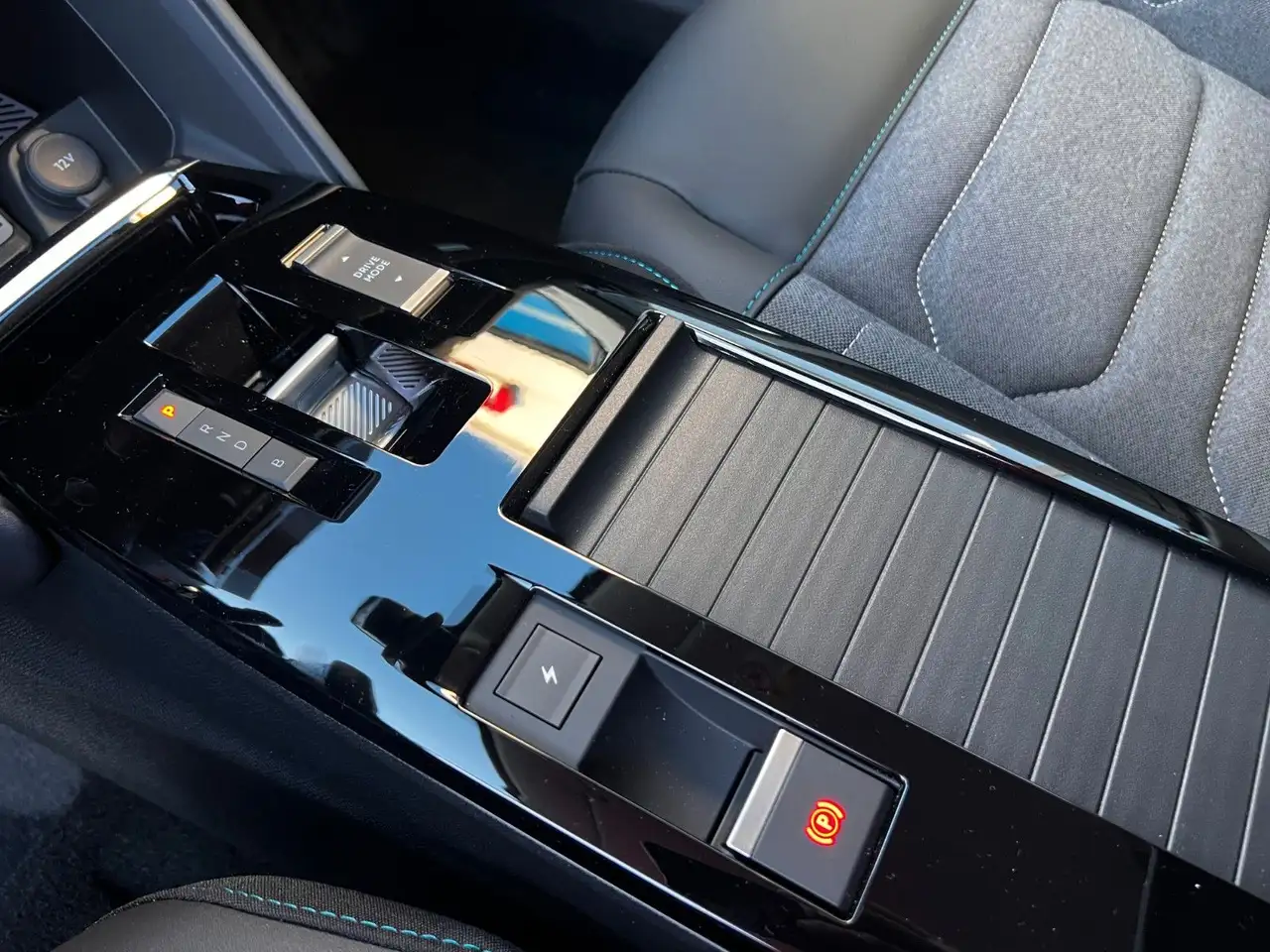 Citroen Sonstige ë-C4 136 Feel Pack — Vehicle gallery 13