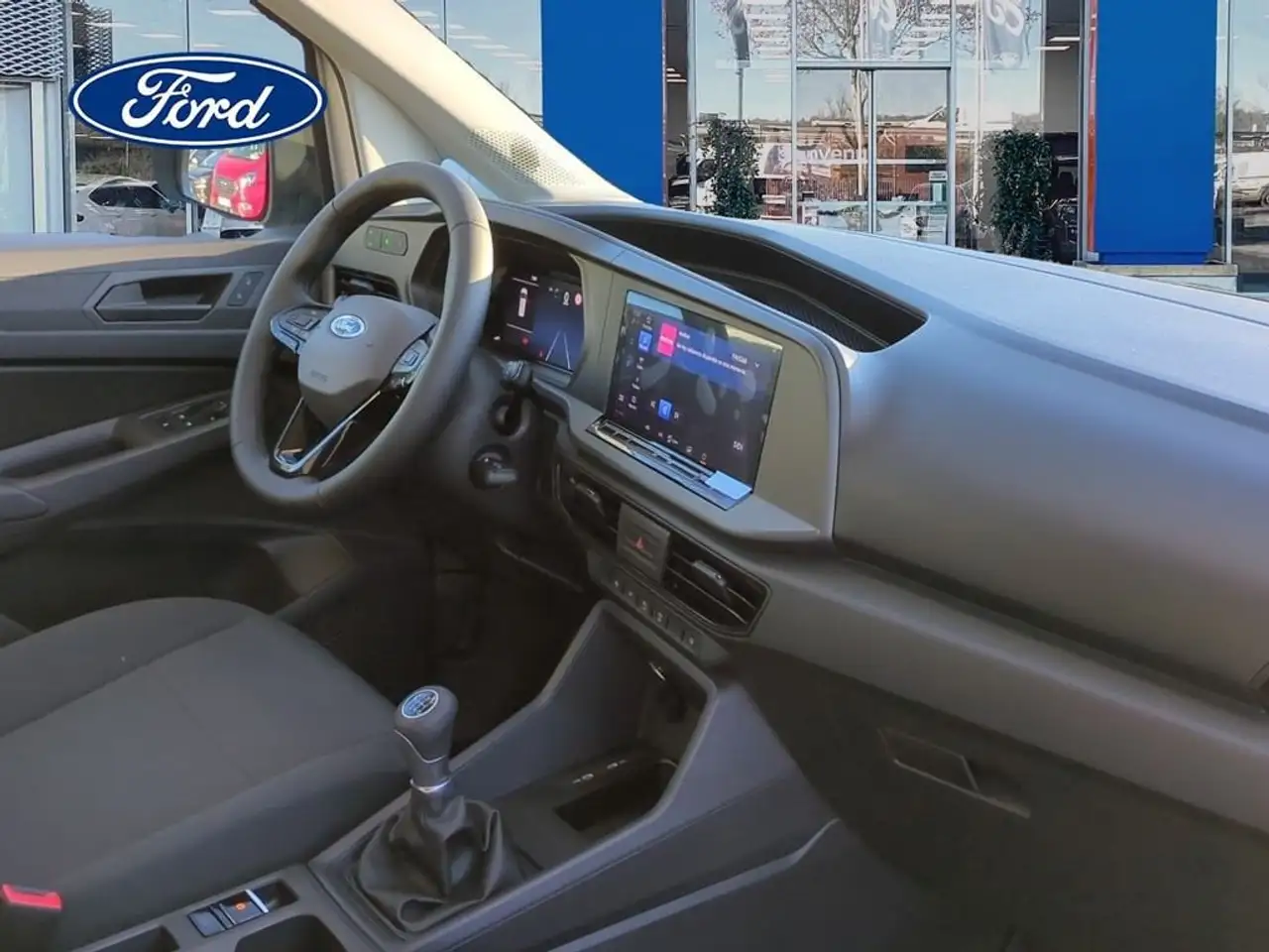 Ford Tourneo Connect 2.0 Ecoblue SWB L1 Trend 102 — معرض صور السيارة 13