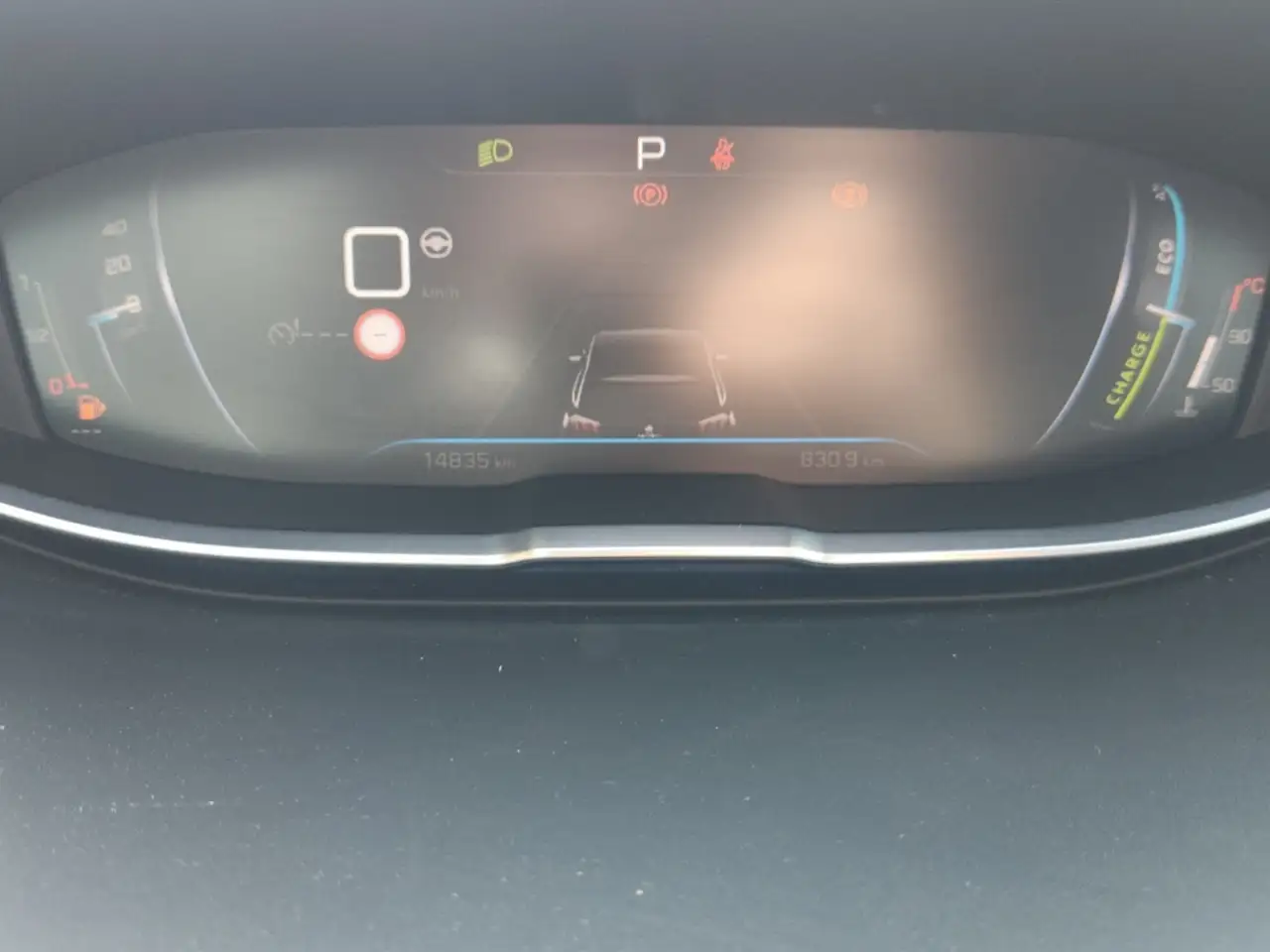 Peugeot 5008 GT HYBRID 136 e-DSC6 7-Sitzer El. Panodach Navi Di — Vehicle gallery 15