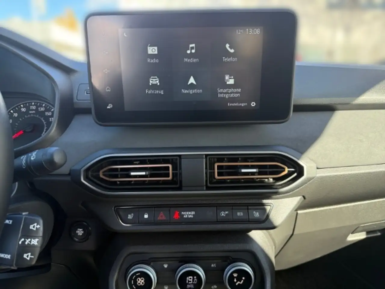 Dacia Sandero III Stepway Extreme+ 1.0 TCe 110 +NAVI+KLIMA+UVM+ — Vehicle gallery 9
