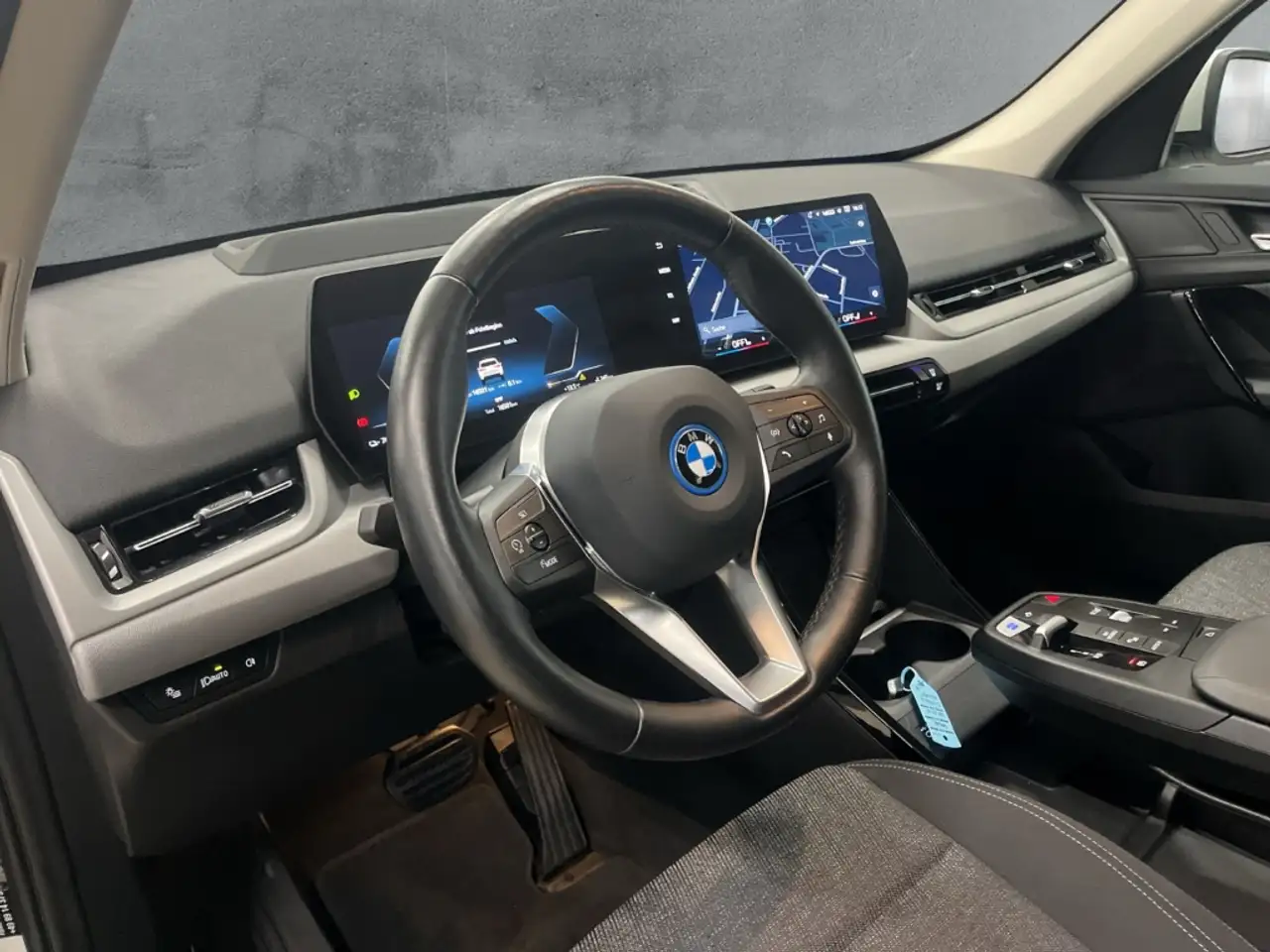 BMW iX1 xDrive30 AUTOMATIK 18''LC PROF HuD 360°KAMERA LED — معرض صور السيارة 9