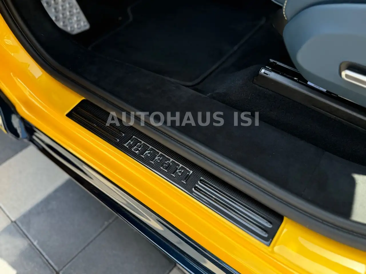 Ferrari Purosangue NOVITEC ESTESO BLUE CARBON 1 of 1 — Galería del vehículo 19