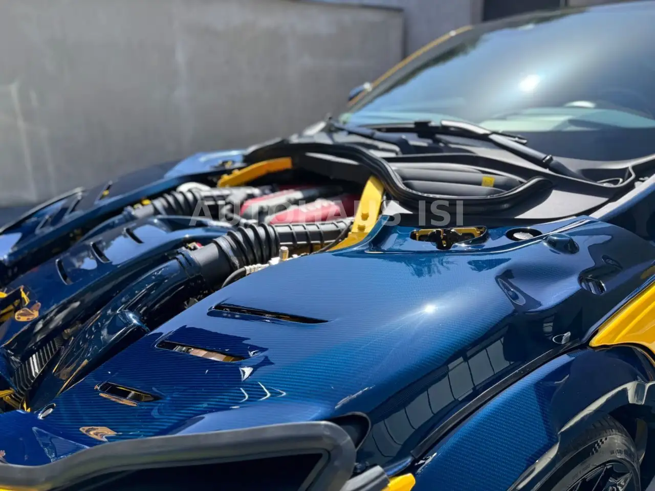 Ferrari Purosangue NOVITEC ESTESO BLUE CARBON 1 of 1 — Galería del vehículo 18
