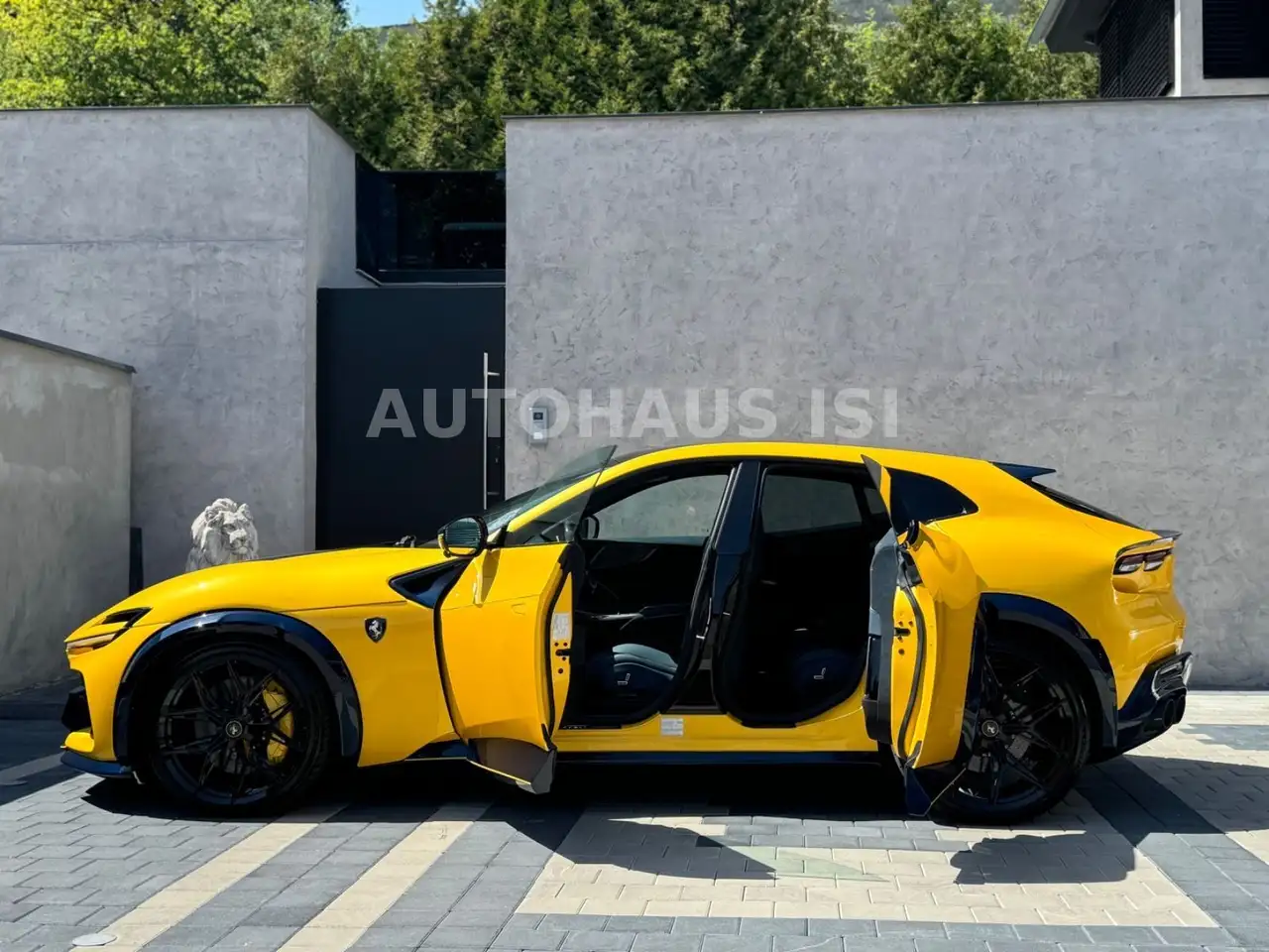 Ferrari Purosangue NOVITEC ESTESO BLUE CARBON 1 of 1 — Galería del vehículo 5