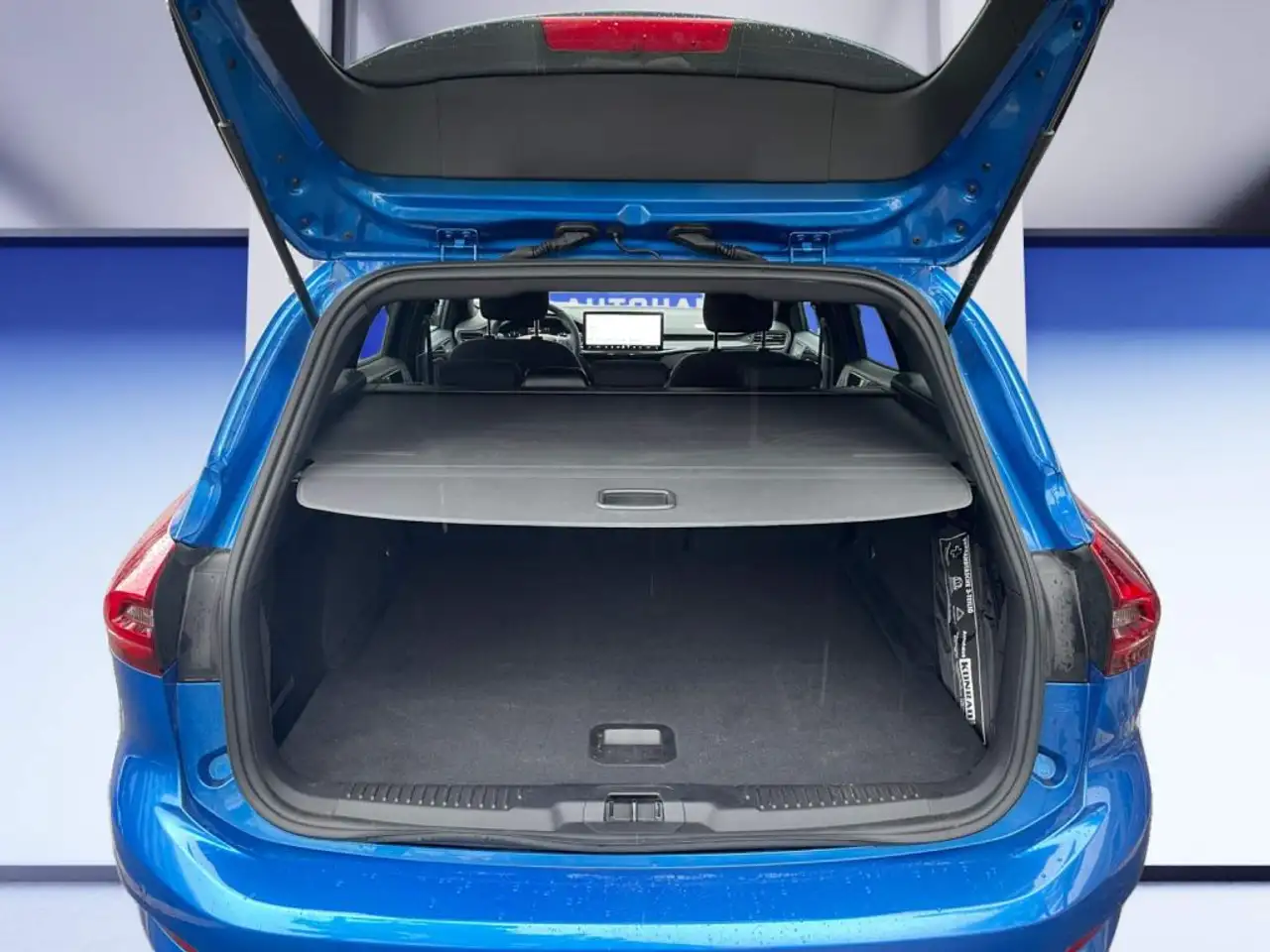 Ford Focus Turnier 1.0 MHEV ST-LINE *B&O*Winter*Parking Pk* — Vehicle gallery 7