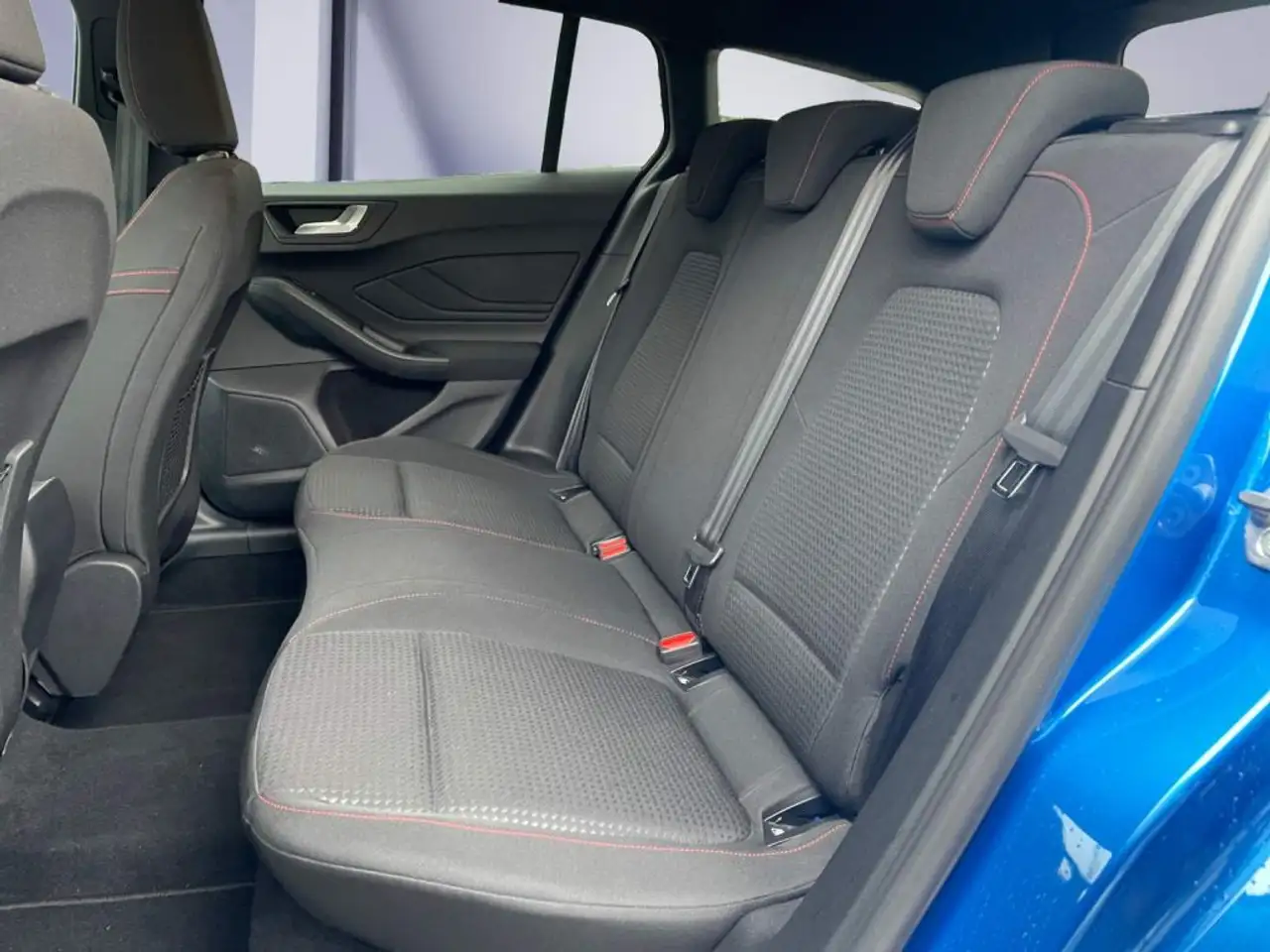 Ford Focus Turnier 1.0 MHEV ST-LINE *B&O*Winter*Parking Pk* — Vehicle gallery 9