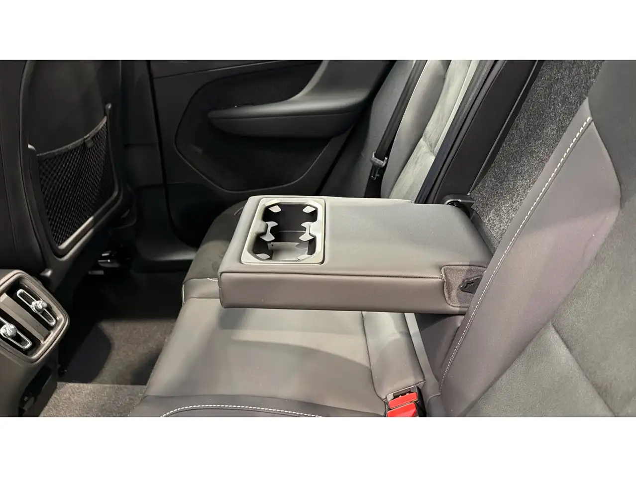 Volvo XC40 B3 Ultra Aut. — Galerie du véhicule 31