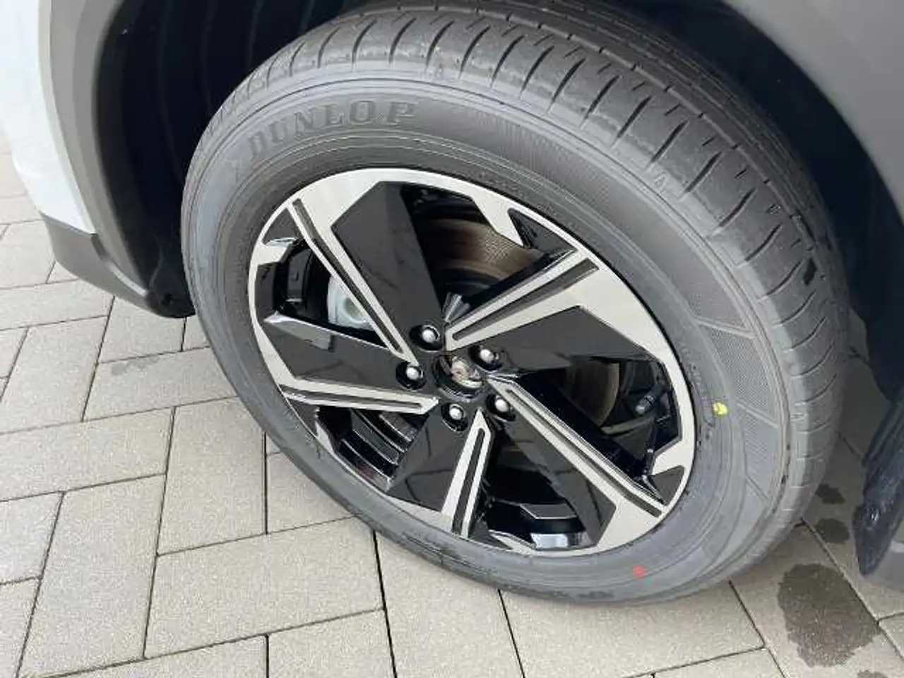 Mitsubishi Eclipse Cross Plug-in Hybrid PLUS 2.4 MIVEC 4WD — Vehicle gallery 5