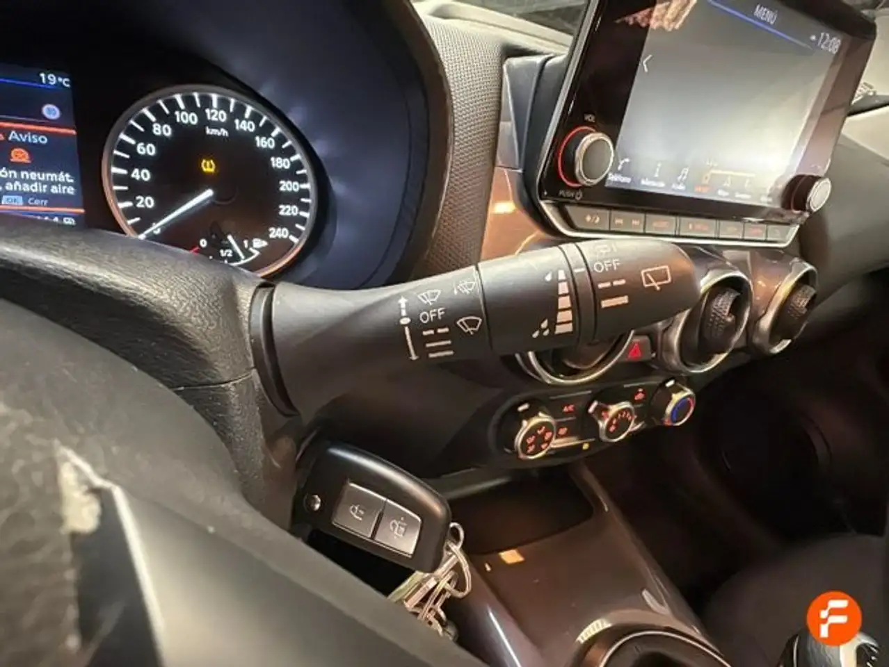 Nissan Juke DIG-T 84 kW (114 CV) 6M/T Acenta — Vehicle gallery 19