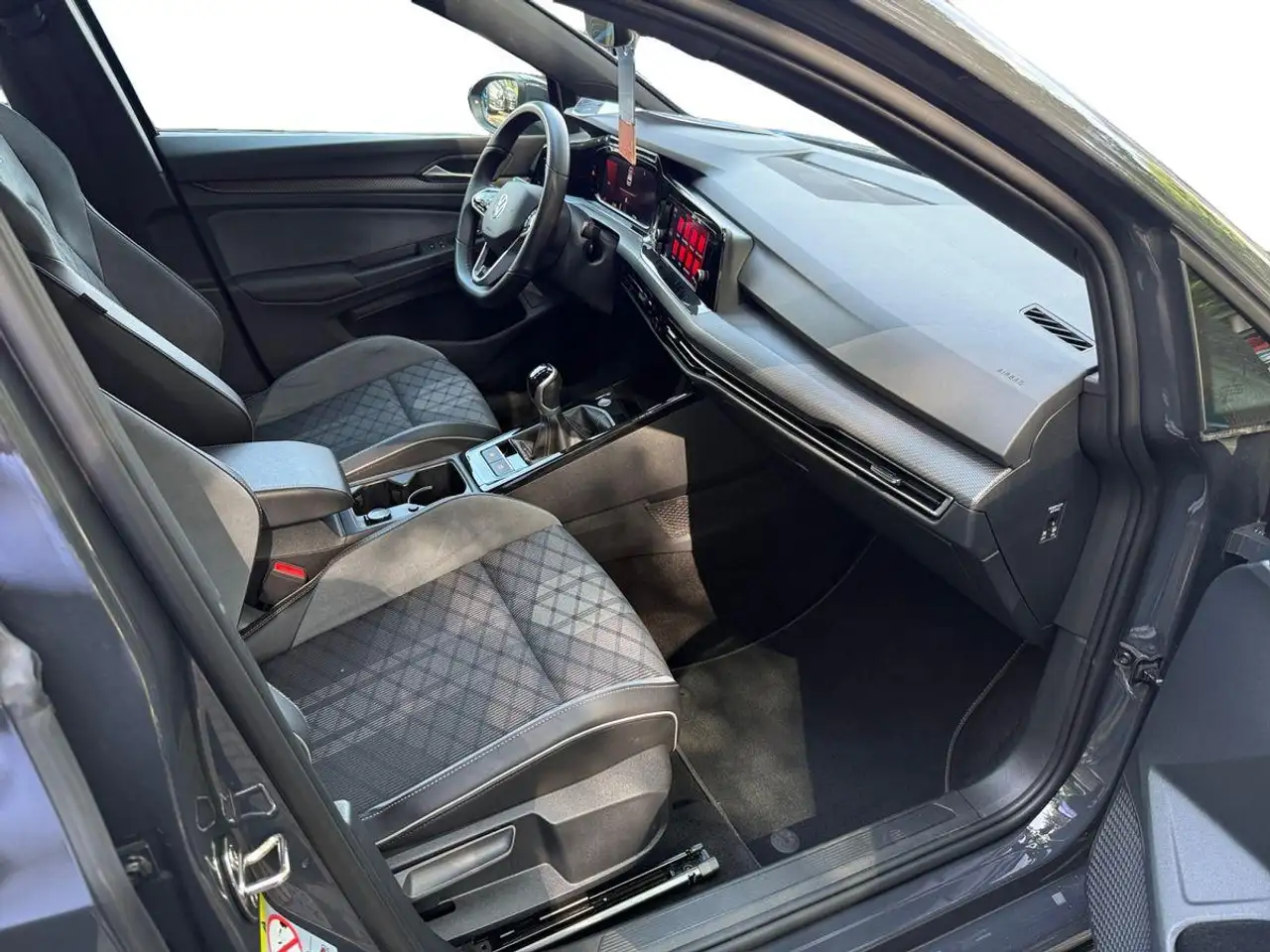 Volkswagen Golf 1.5 TSI *R-LINE*LANE-ASSIST*LED* — Galerie du véhicule 16