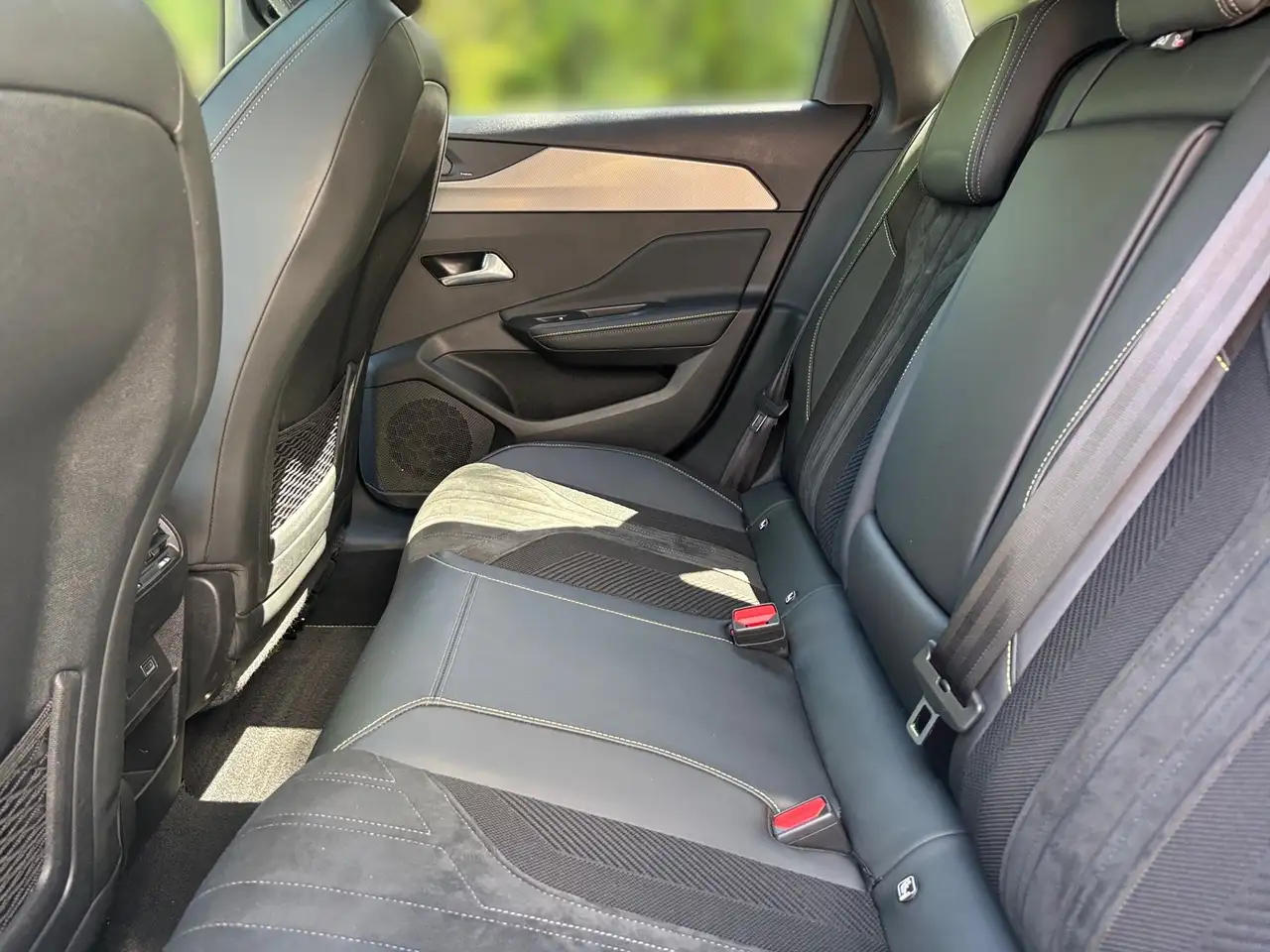 Peugeot 308 SW 1.2 PureTech 130 GT ACC KeyLess LED Navi — معرض صور السيارة 8