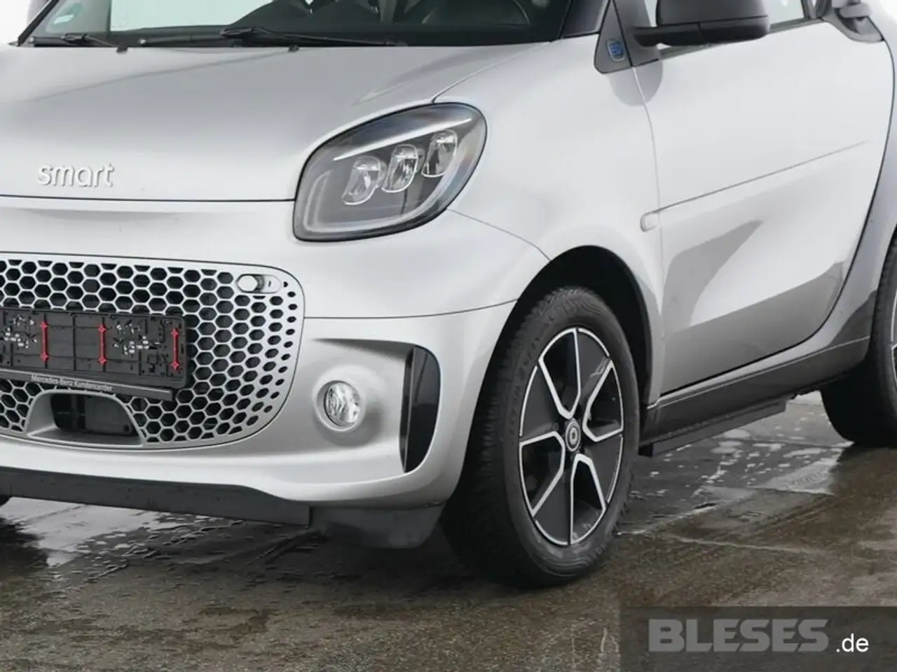 smart forTwo EQ passion Exclusive +22 kW+ RüKam+SHZ+Allwetter — Vehicle gallery 3