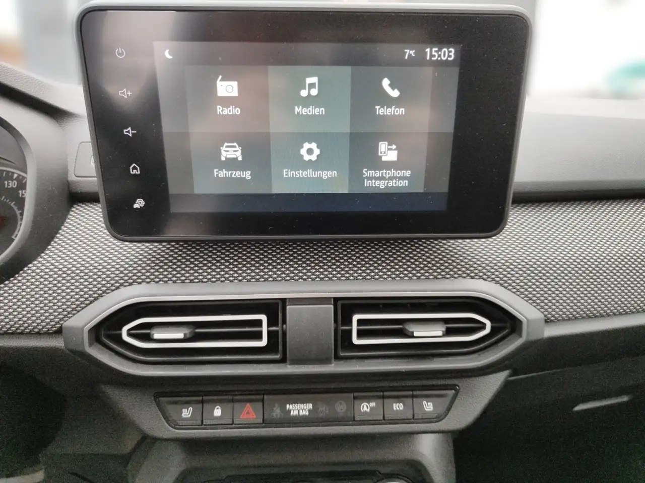 Dacia Jogger Expression TCe 110 7-Sitzer — Vehicle gallery 10