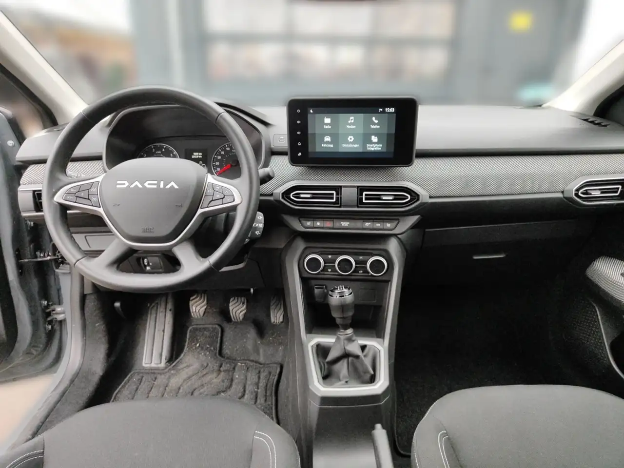 Dacia Jogger Expression TCe 110 7-Sitzer — Vehicle gallery 11