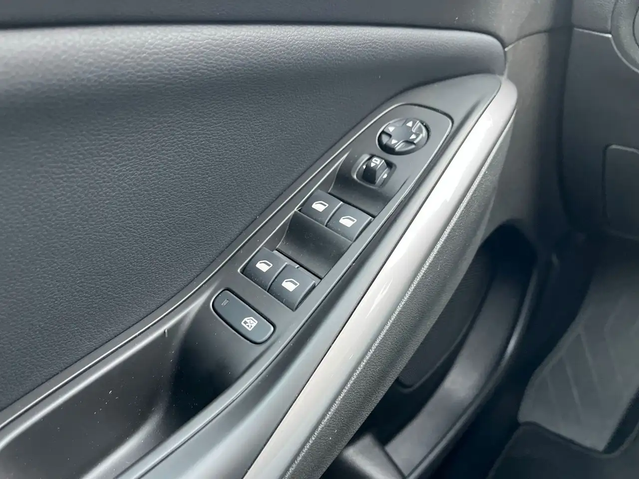Opel Grandland X Grandland GS AT Navi/DAB/130°RFK/LHz/bhWSS — معرض صور السيارة 24
