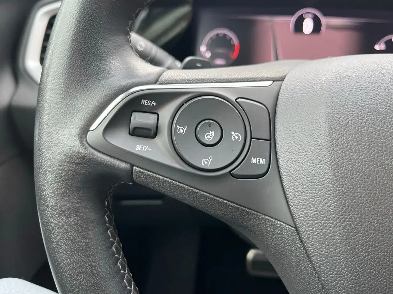 Opel Grandland X Grandland GS AT Navi/DAB/130°RFK/LHz/bhWSS — معرض صور السيارة 15